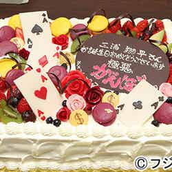6月3日に26歳のバースデーを迎える三浦翔平のバースデーケーキ
