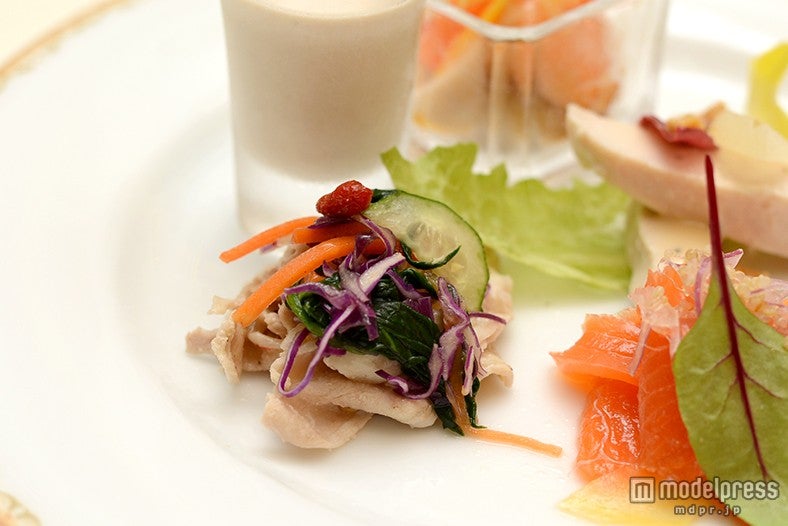 ポークと野菜ナムルのサラダ