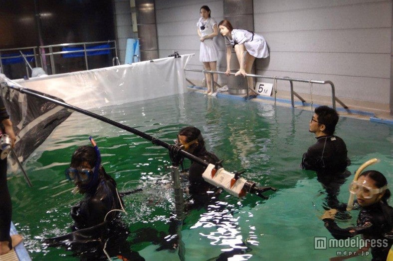 初めて水中でジャケット撮影した乃木坂46