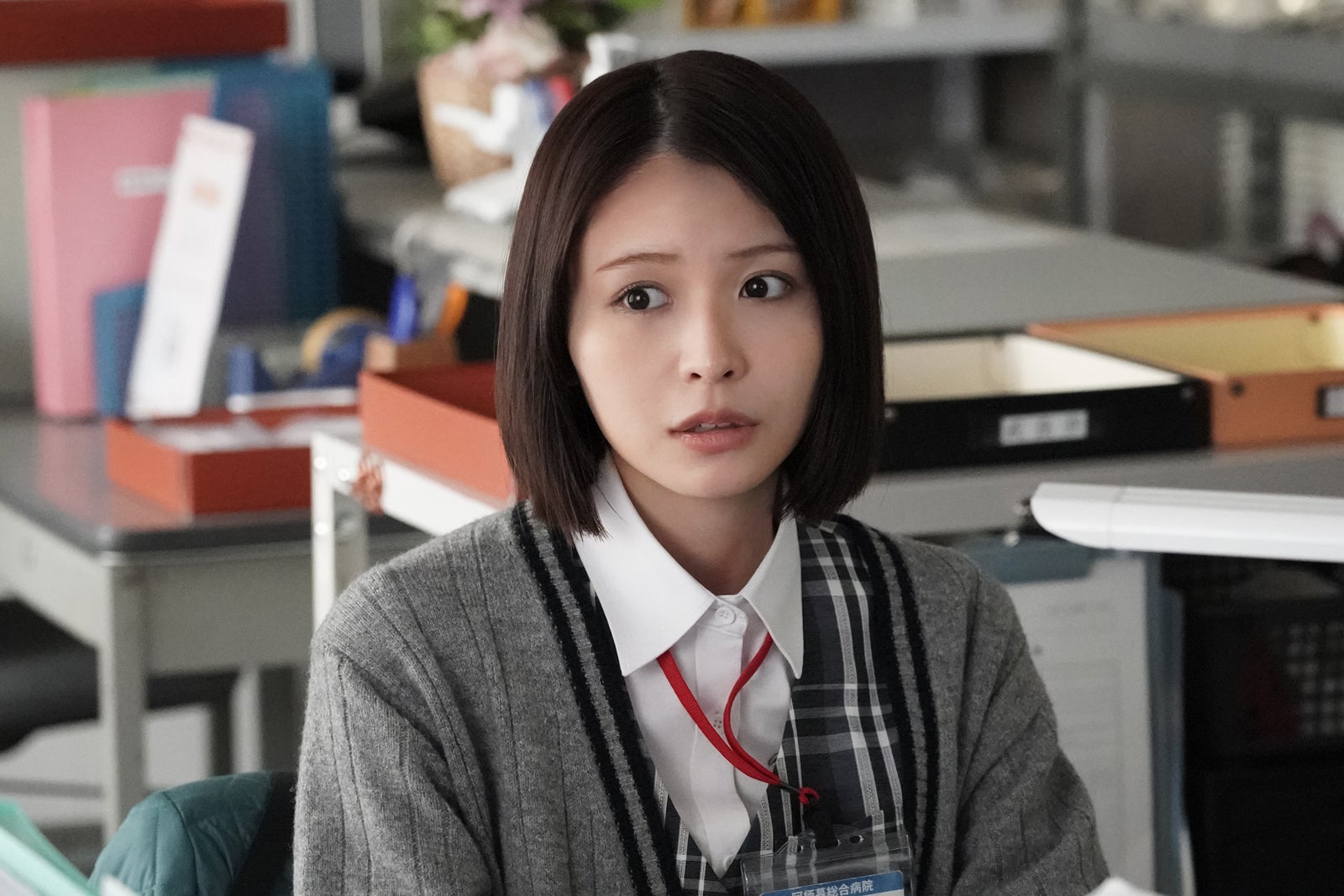 長濱ねる「院内警察」第6話より（C）フジテレビ／共同テレビ