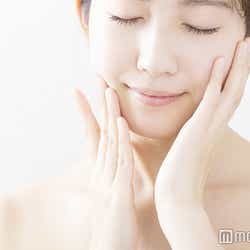 モデルプレス - “ふれずにはいられない!”欲求をかき立てるうるおい肌の秘密って?