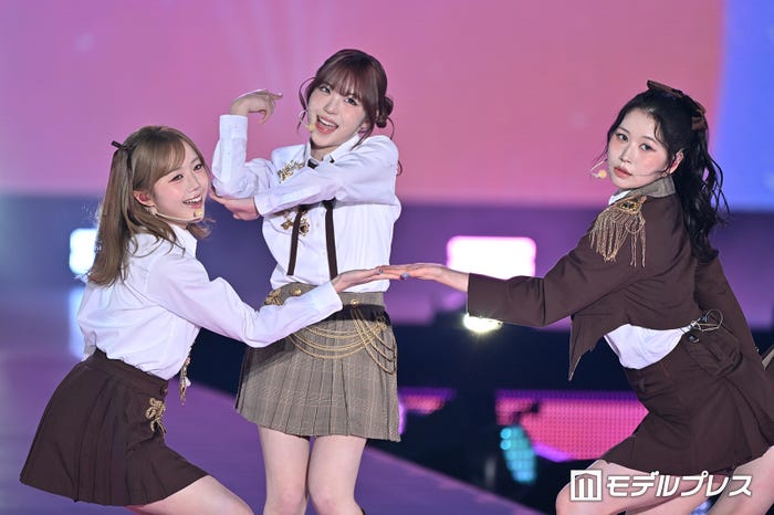 KEIKO、TSUZUMI、MOMONA(C)モデルプレス