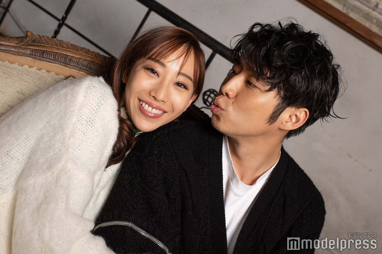 秋倉諒子、黄皓 （C）モデルプレス