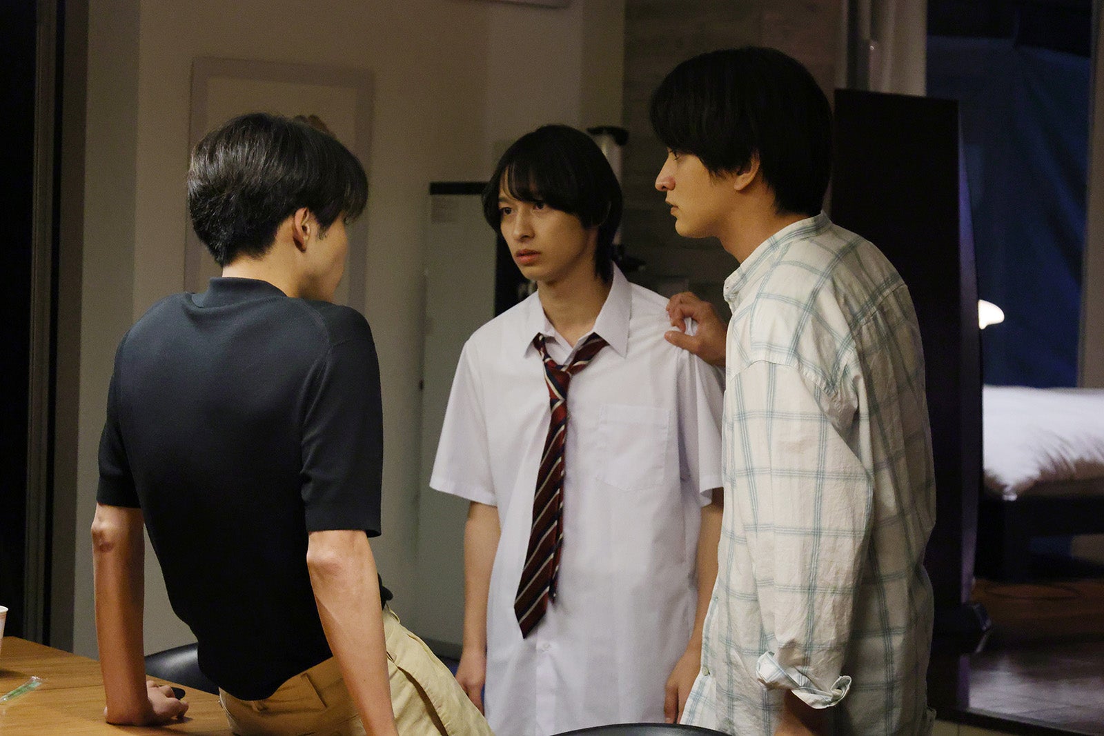 中田圭祐、富本惣昭、瀬戸利樹（C）丸木戸マキ／祥伝社 ABC