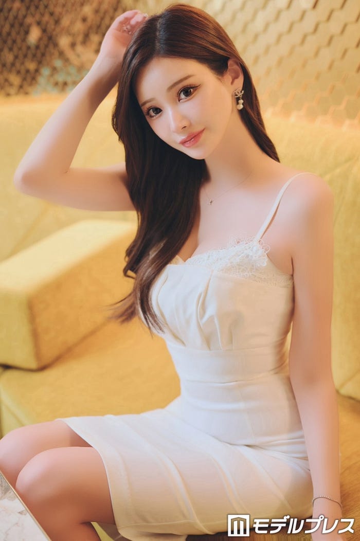 青柳菜々(C)モデルプレス