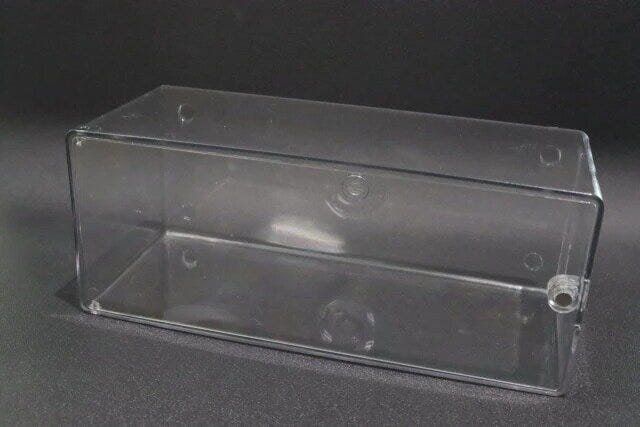 ダイソーの壁にも付けられるディスプレイケース(1段)1 ダイソーの壁にも付けられるディスプレイケース(1段)1