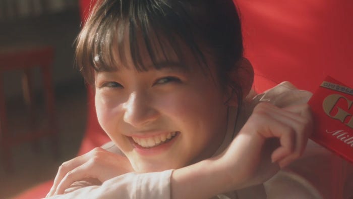 久間田琳加/新CMより(提供写真)