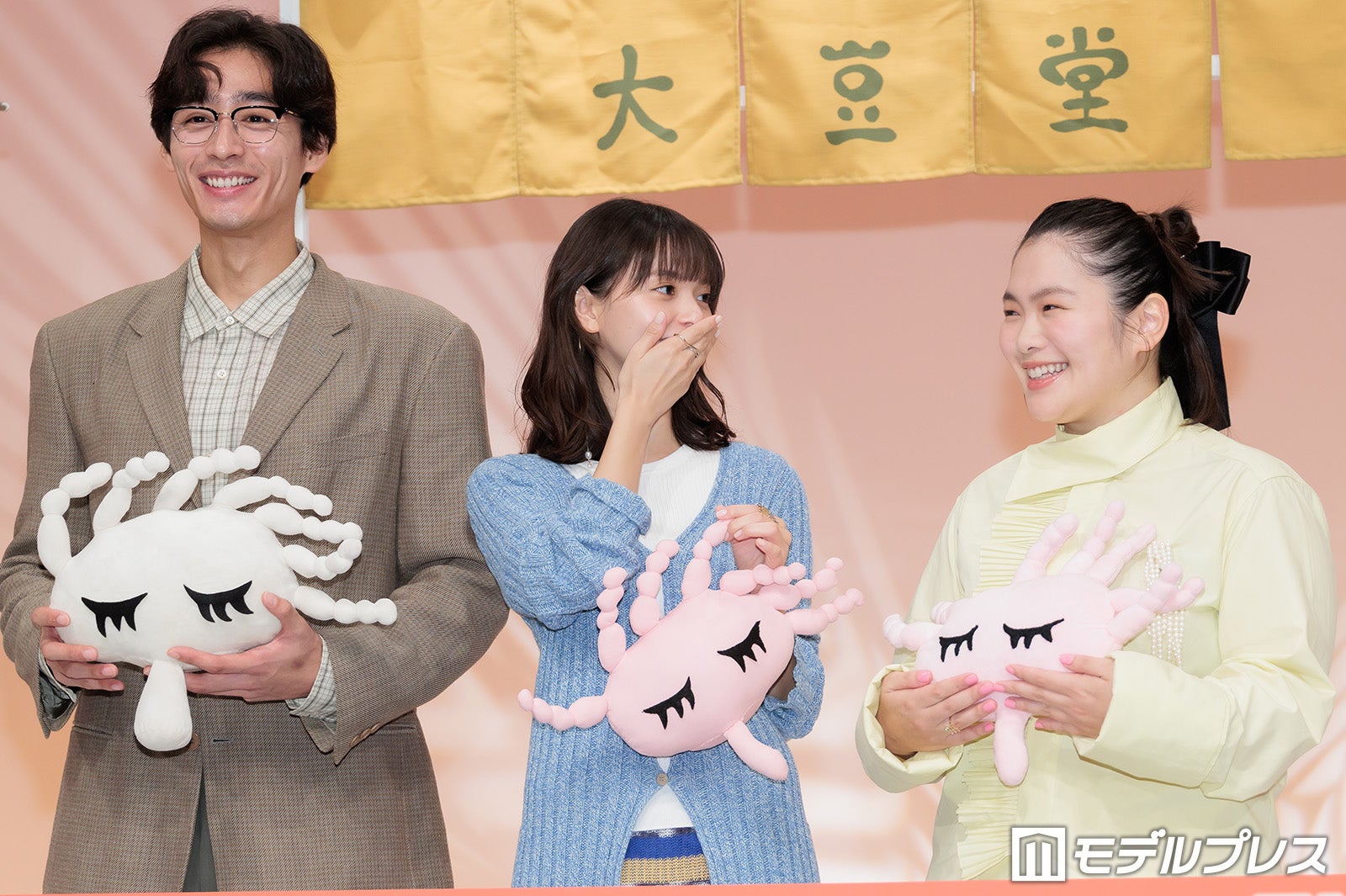 （左から）濱尾ノリタカ、齋藤飛鳥、富田望生（C）モデルプレス