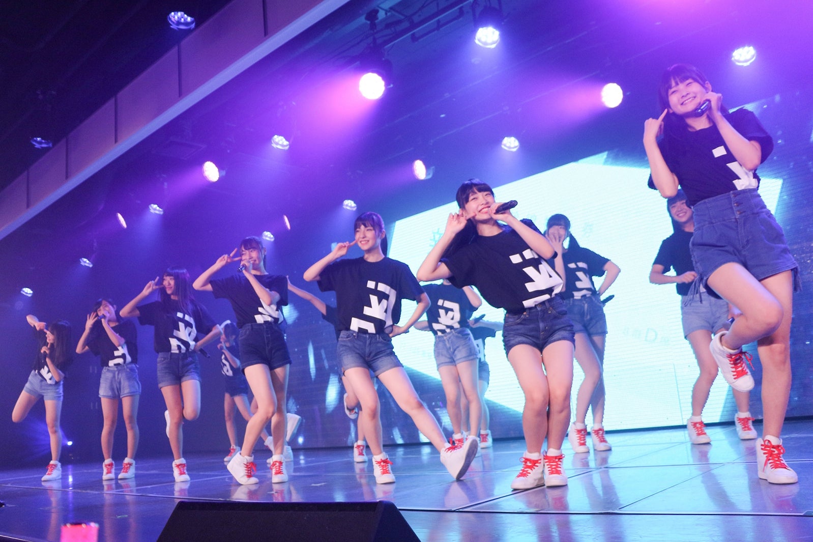 「2ki準優勝記念イベント」の様子（C）AKS