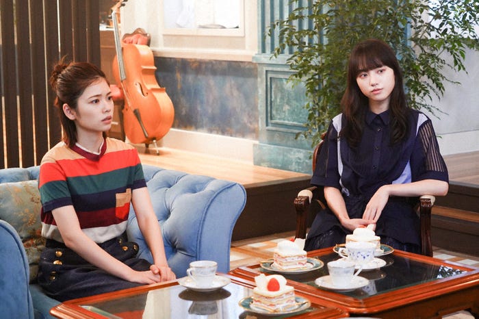 小芝風花、清原果耶 「invert 城塚翡翠 倒叙集」特別編より(C)日本テレビ