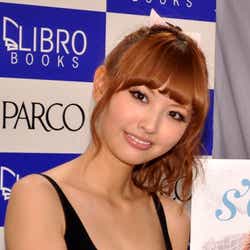 モデルプレス - 鈴木えみ、ミニワンピで5年ぶりにイベント開催