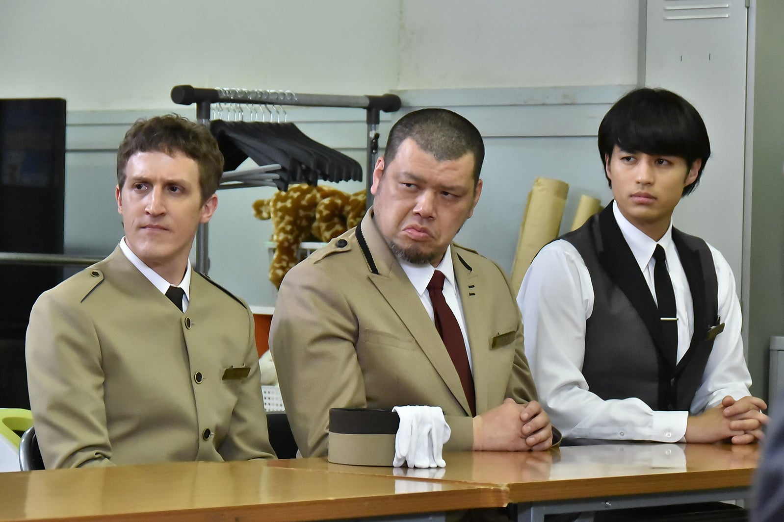 チャド・マレーン、くっきー、佐伯大地／「崖っぷちホテル！」第9話より（C）日本テレビ