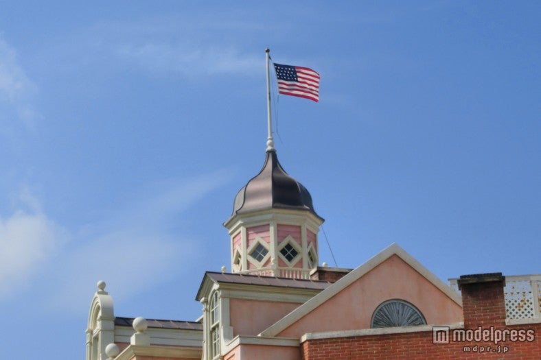 建物の上の旗を確認／TDL