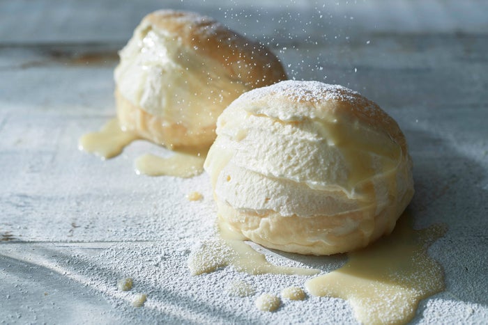 新スイーツブランド「グッド モーニング テーブル」大阪に誕生　看板メニューは生クリームバーガー／画像提供：株式会社ケイシイシイ