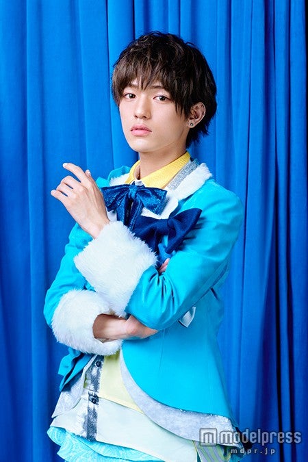 こんどうようぢ新ビジュアル解禁 フリル＆リボンを“ジェンダーレス”にアレンジ