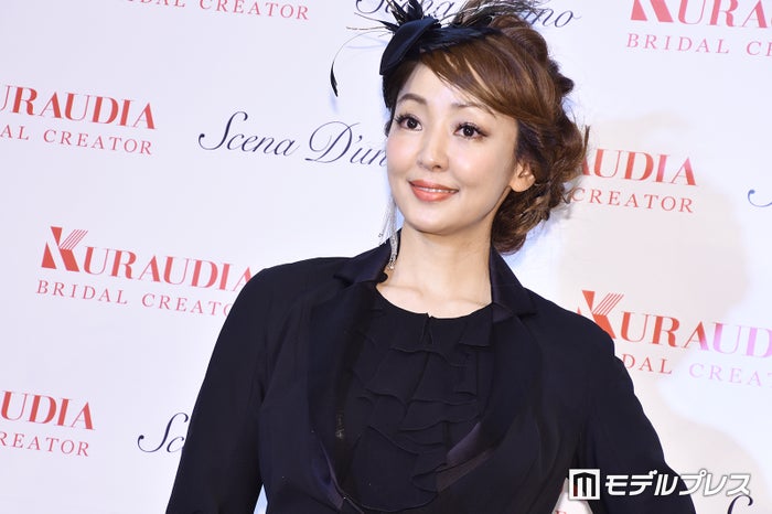 神田うの、13歳娘との“親子トレーニング”の様子公開「2人ともスタイル良すぎ」「素敵」の声