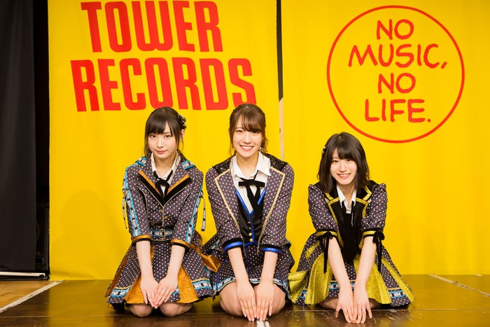 梅山恋和、小嶋花梨、上西怜(C)NMB48