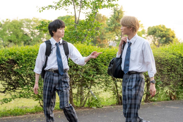 奥智哉、杢代和人「君は夏のなか」第1話(C)古⽮渚・⼀迅社/「君は夏のなか」製作委員会