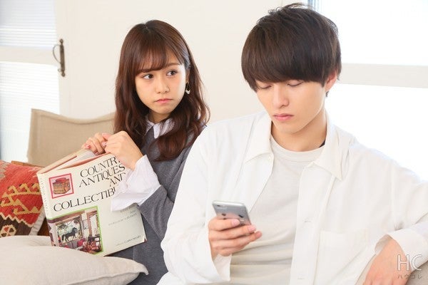 何か冷たい気がする 彼がそっけないときにするべき対応って モデルプレス 何か冷たい気がする 彼がそっけないときにするべき対応って モデルプレス