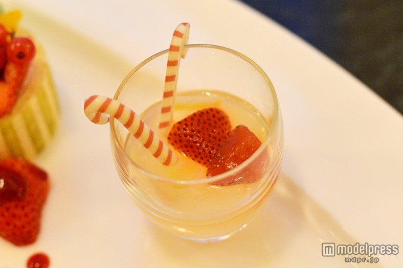 ストロベリーコンポートとユズのゼリー
