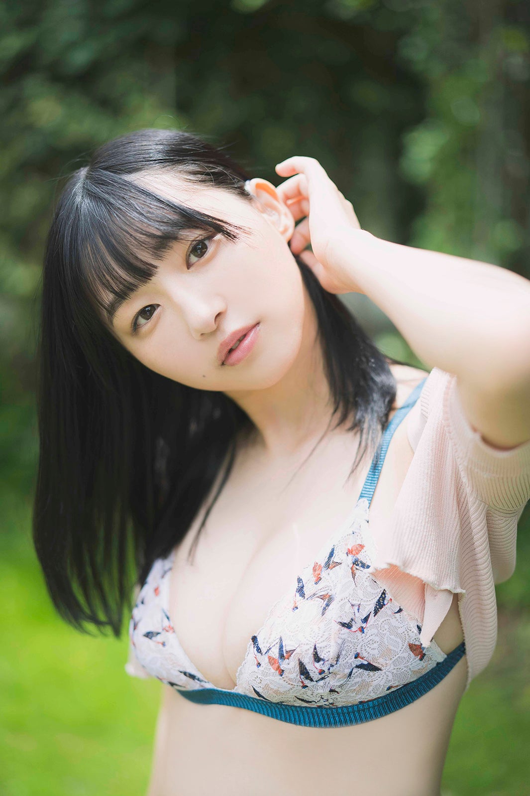 我妻ゆりか／撮影：カノウリョウマ「B.L.T.8月号」（東京ニュース通信社刊）