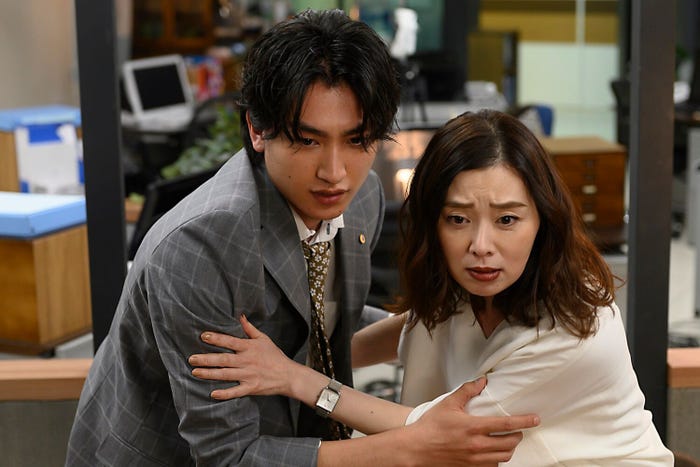 マロ(金子大地)&蝶子(大塚寧々)の関係も注目!(C)2019「劇場版おっさんずラブ」製作委員会