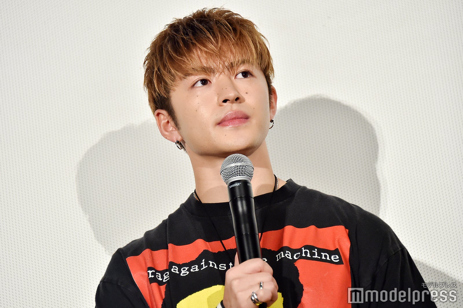 佐野玲於（C）モデルプレス