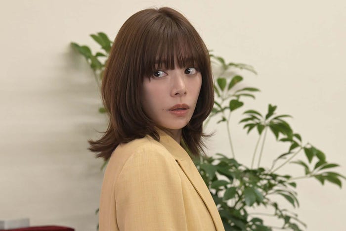 桜井ユキ「ホスト相続しちゃいました」第2話より(C)カンテレ