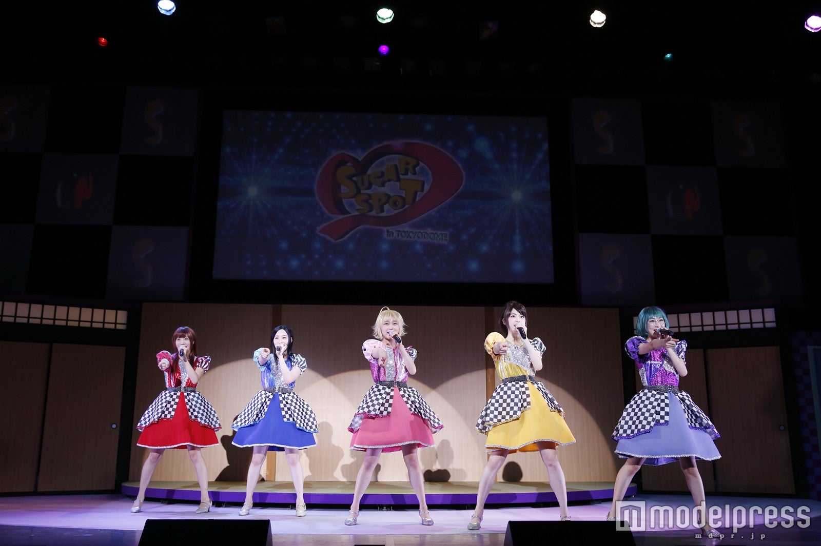 （左から）能條愛未、中田花奈、鈴木絢音、松村沙友理、生駒里奈