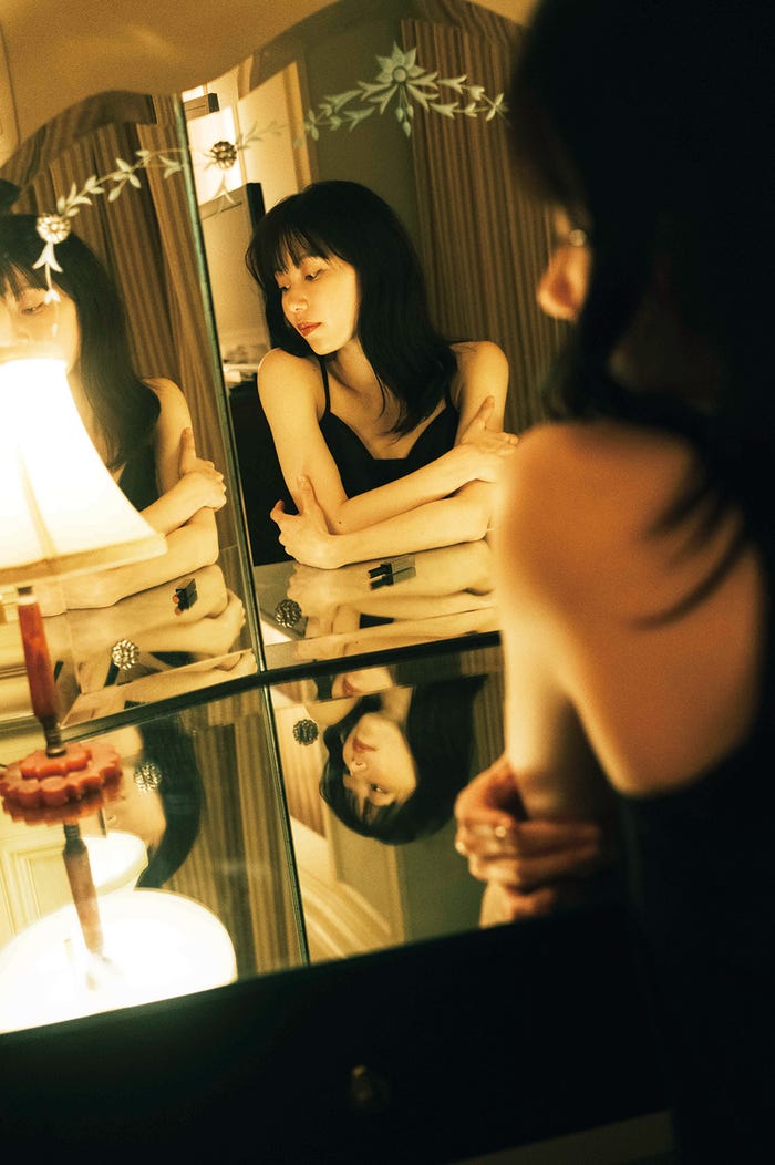 横山由依/撮影:桑島智輝(画像提供:光文社)