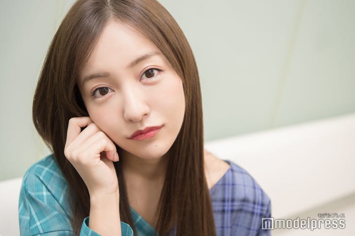 板野友美 (C)モデルプレス