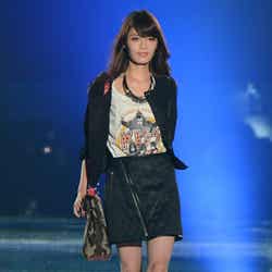 島袋聖南/ファッションイベント「東京ランウェイ2013 AUTUMN/WINTER」より