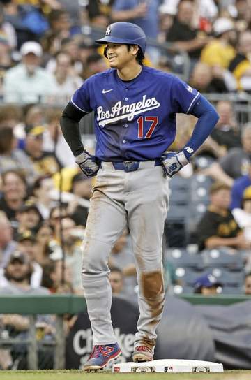 大谷翔平に激震「左膝の炎症」で代打送られ途中交代 球団正式発表 敵地スタンドから異例のブーイングも 13号含む4打席連続出塁中も