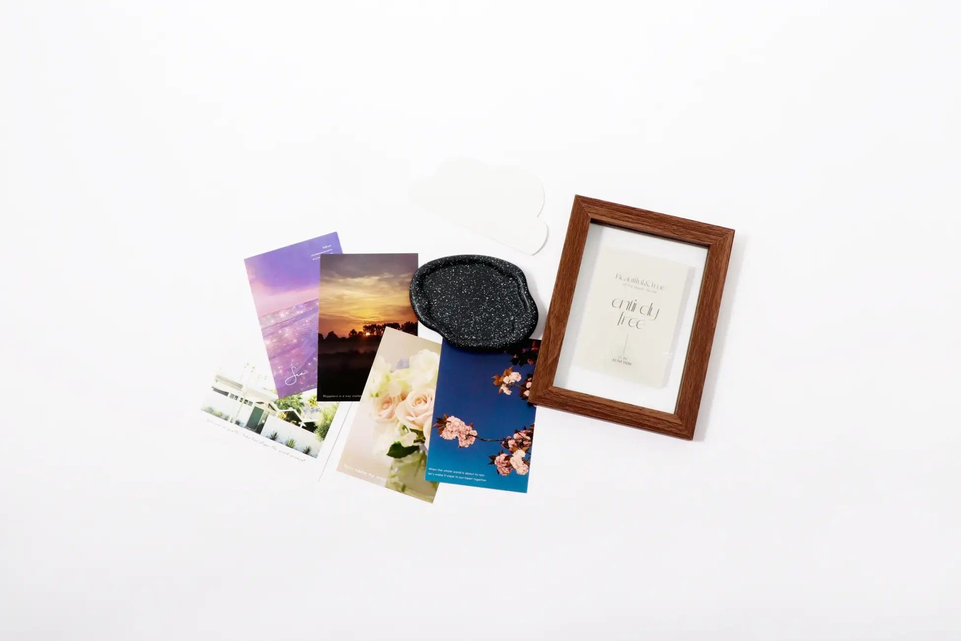 スリーコインズ　2023　福袋　HAPPY