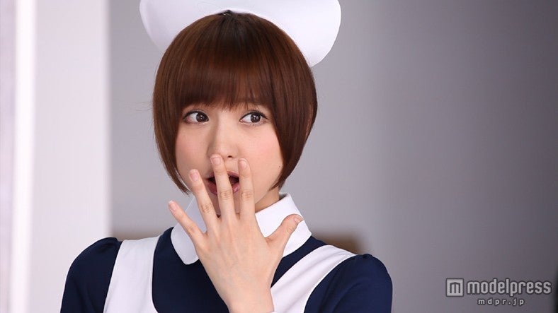 篠田麻里子／新CM「メンソレータムマリコ」篇メイキングショット