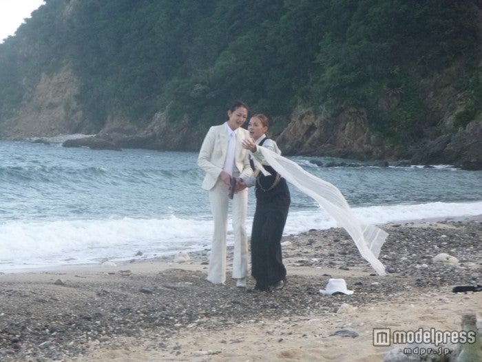 土屋アンナ、冨永愛（C）テレビ朝日