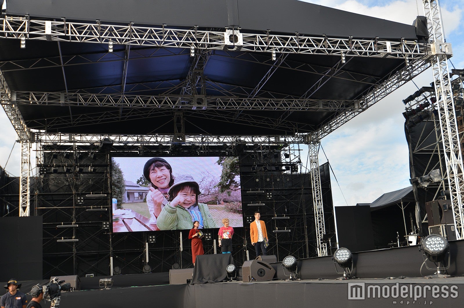 ステージの様子 （C）モデルプレス