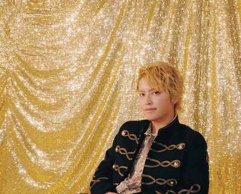 手越祐也、ありがたみ満載“金手越”カットで微笑む ポジティブマインドでお悩み回答