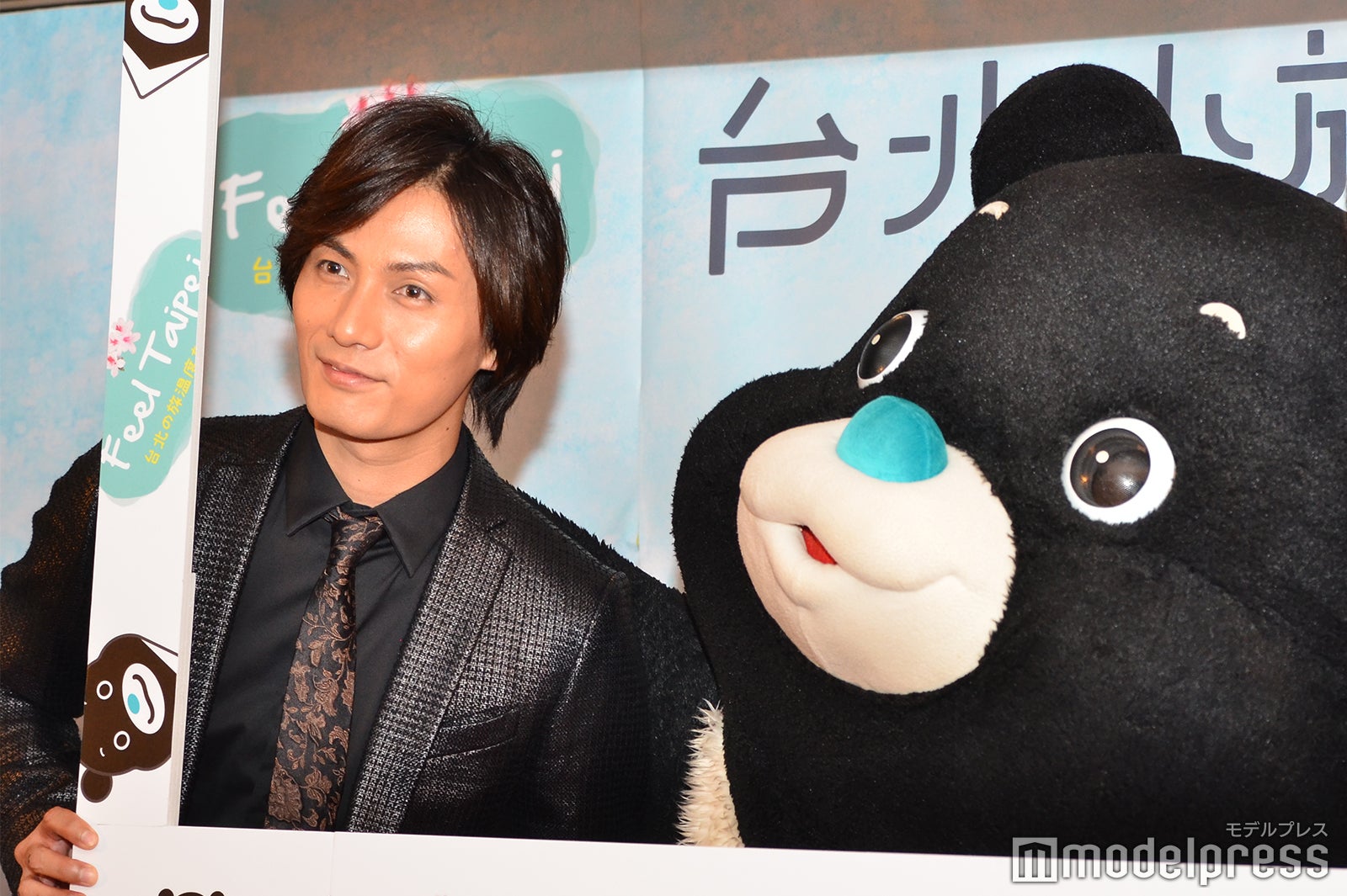 加藤和樹、台北市公式キャラクターの熊讚 Bravo（C）モデルプレス
