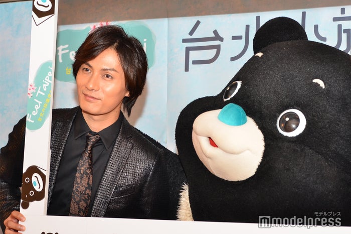 加藤和樹、台北市公式キャラクターの熊讚 Bravo(C)モデルプレス