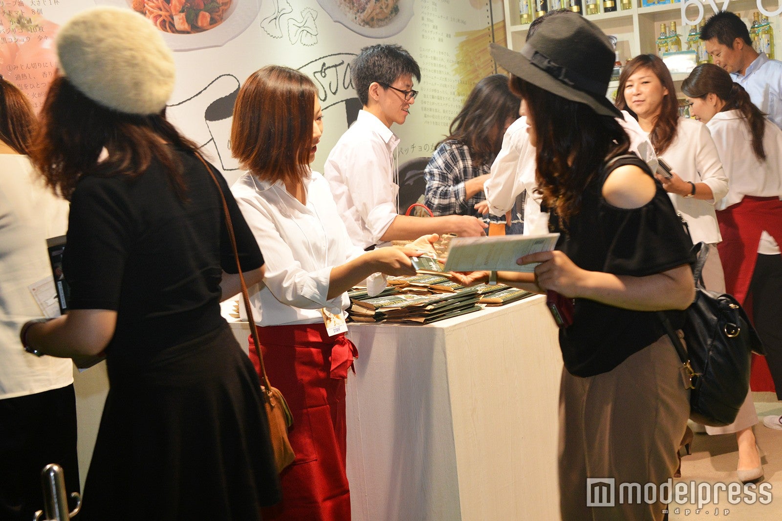 「スピルリナ」をすりこんだ「スピルリナパスタ」をプレゼント（C）モデルプレス