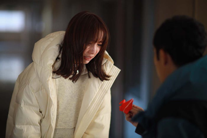 篠田麻里子「離婚しない男―サレ夫と悪嫁の騙し愛―」最終話より(C)テレビ朝日