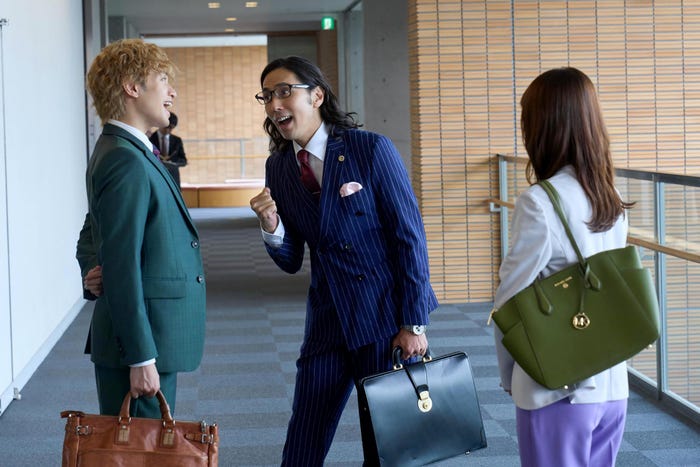 中島健人、袴田吉彦「しょせん他人事ですから」第6話より(C)しょせん他人事ですから製作委員会