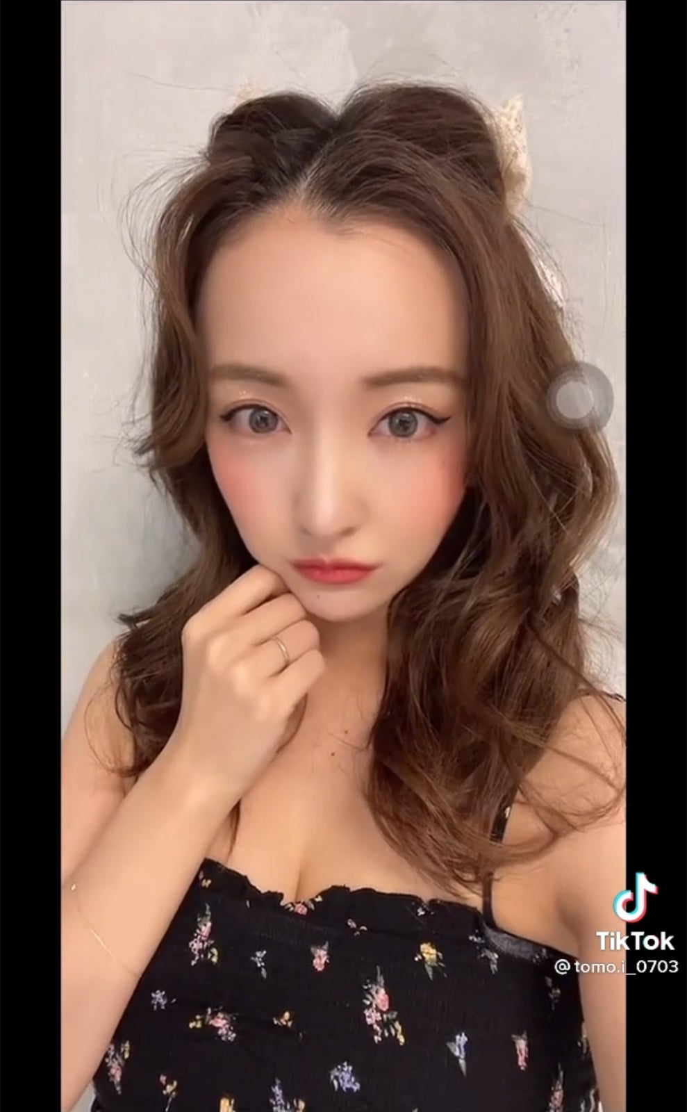 板野友美、“IVE・ウォニョン風”モノマネメイクに「めっちゃ似てる」と反響 