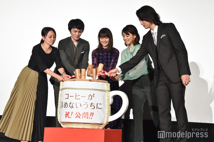 (左から)塚原あゆ子監督、林遣都、有村架純、石田ゆり子、伊藤健太郎 (C)モデルプレス