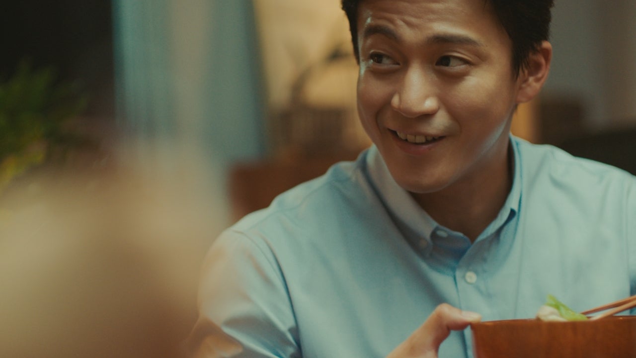 小栗旬／「うちの満菜みそ汁」篇より（提供写真）