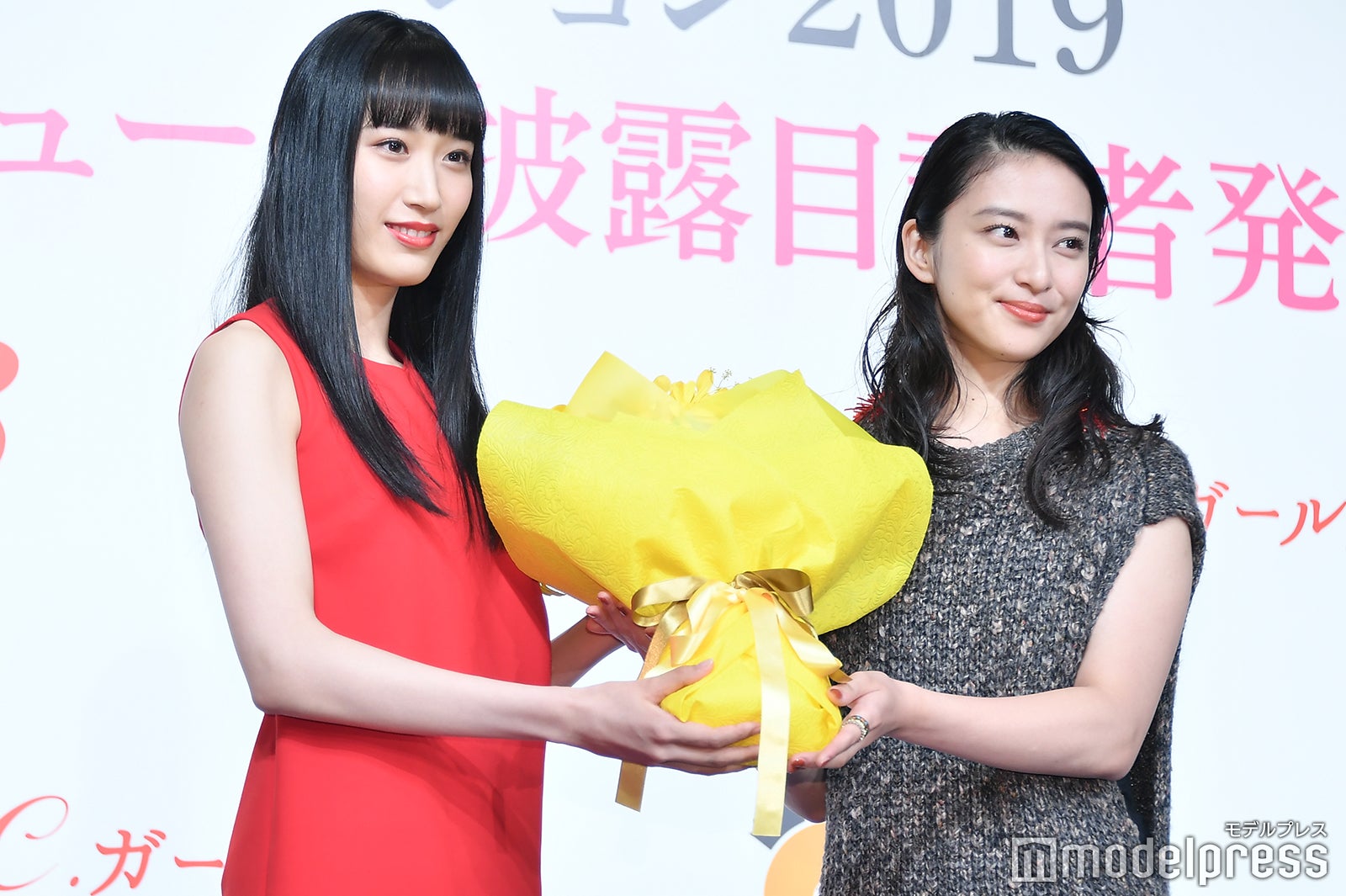 花岡なつみ、武井咲（C）モデルプレス