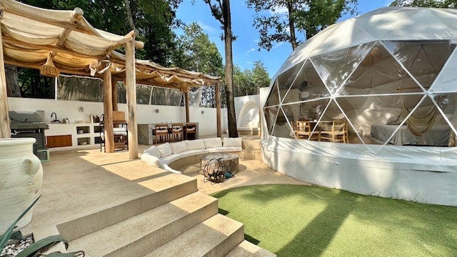 埼玉にリゾート風グランピング「ザ・グランテラス」里山に突如広がる別世界