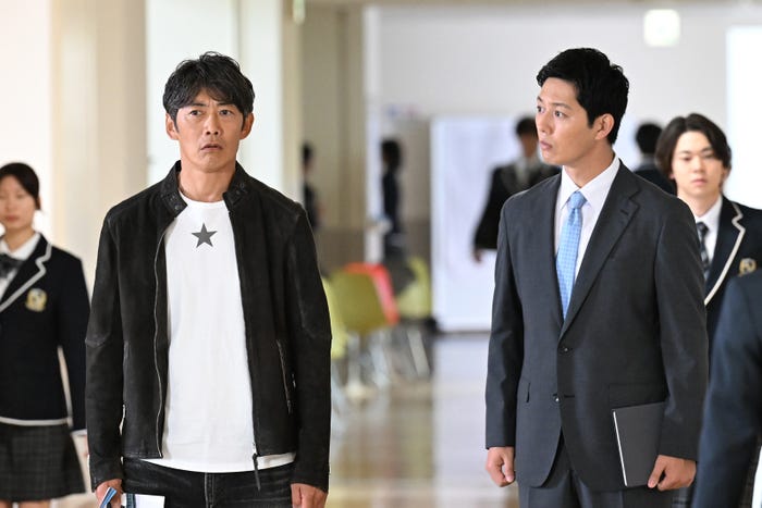 反町隆史、工藤阿須加「GTO」第1話(C)カンテレ