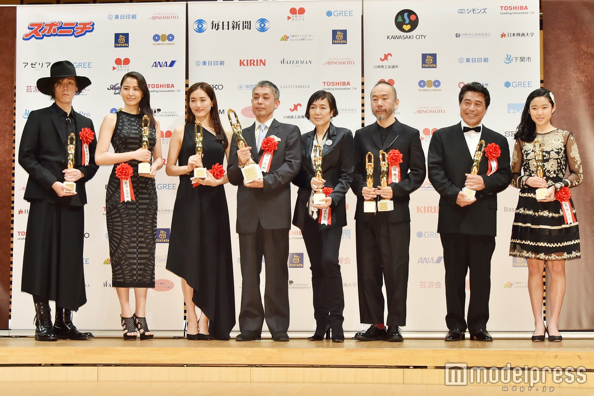 （左から）野田洋次郎、長澤まさみ、綾瀬はるか、橋口亮輔監督、桃井かおり、塚本晋也、加藤健一、藤野涼子（C）モデルプレス